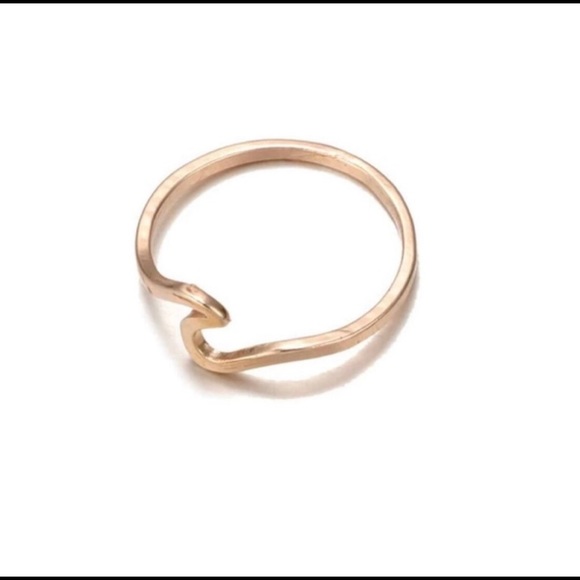 🌊 Rose Gold Ocean Wave Ring 🌊 - Picture 3 of 3